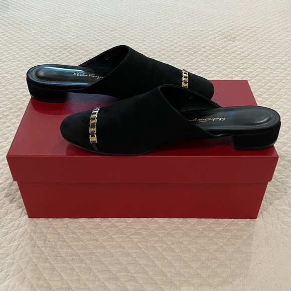 Salvatore Ferragamo Black Suede Muggia Slip-on Mules with Chain Logo Detail 8C - Picture 7 of 13